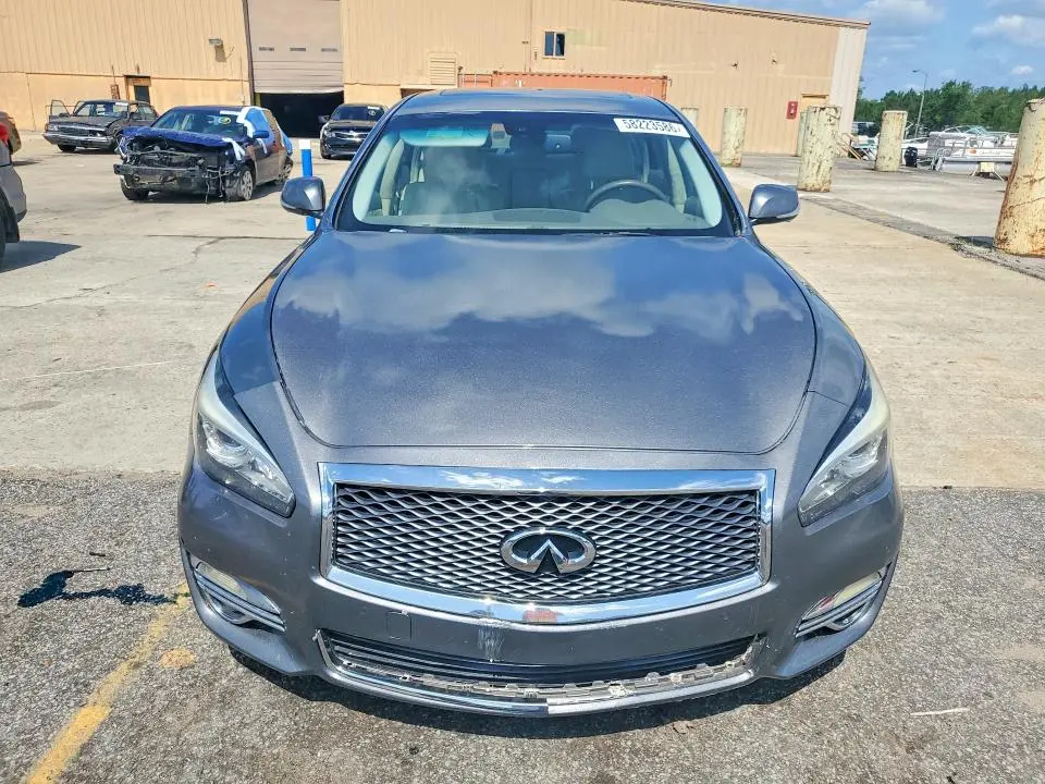 2015 INFINITI Q70 3.7  