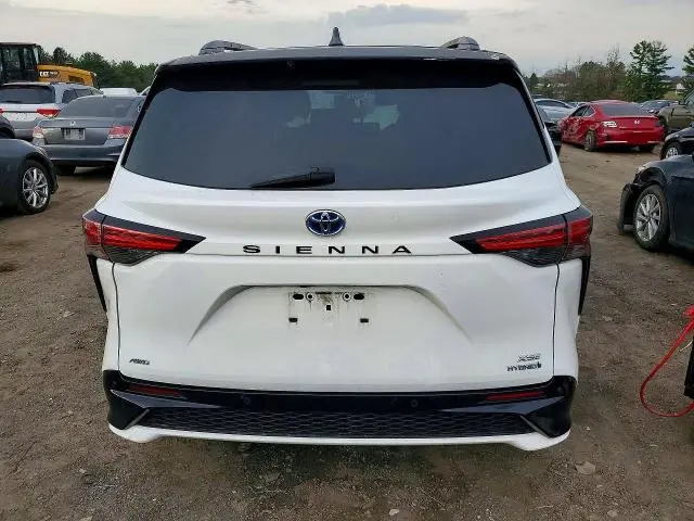 2021 TOYOTA SIENNA   