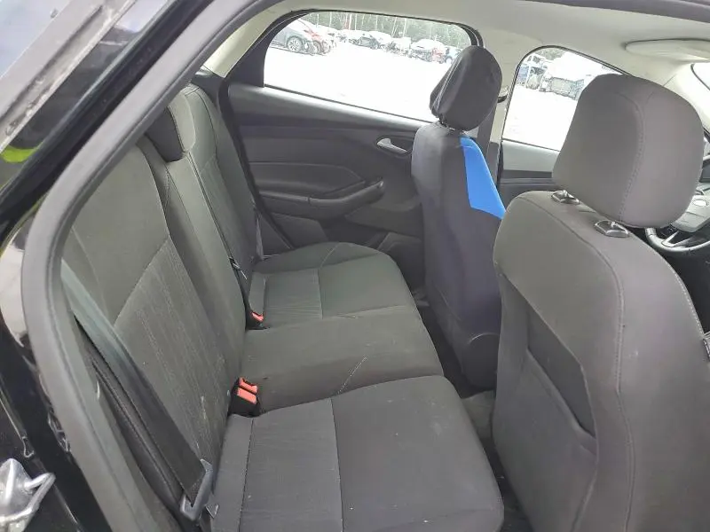 2016 FORD FOCUS SE  