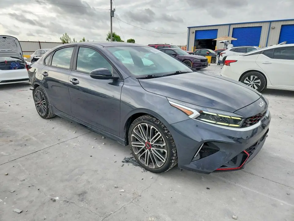 2023 KIA FORTE GT  