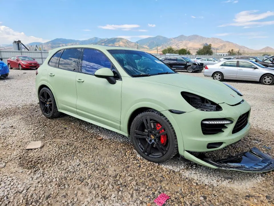 2014 PORSCHE CAYENNE GTS  