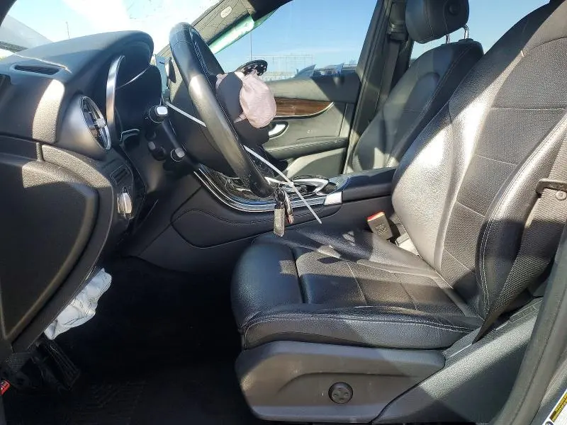 2017 MERCEDES-BENZ GLC 300  