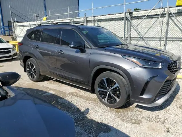 2022 TOYOTA HIGHLANDER XSE  