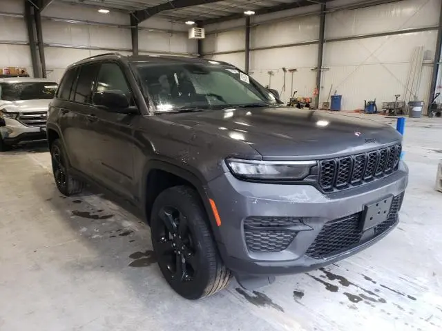 2024 JEEP GRAND CHEROKEE LAREDO