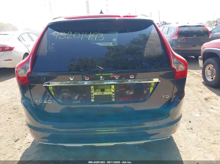 2015 VOLVO XC60 T5 PLATINUM