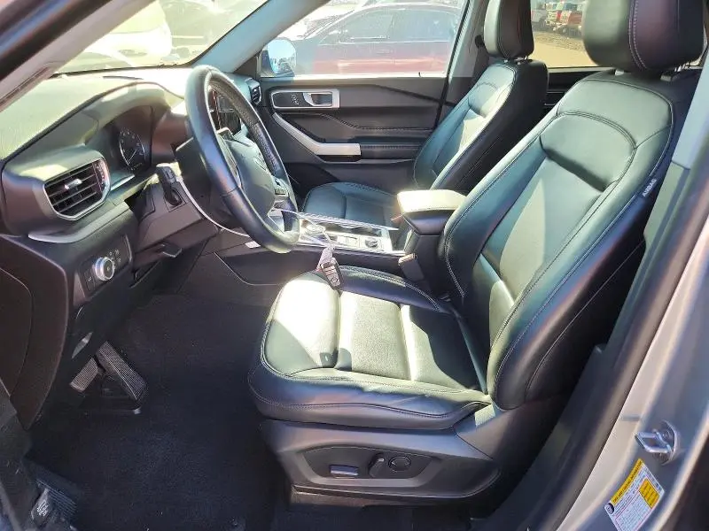 2021 FORD EXPLORER XLT  