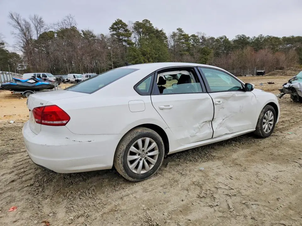 2014 VOLKSWAGEN PASSAT S  