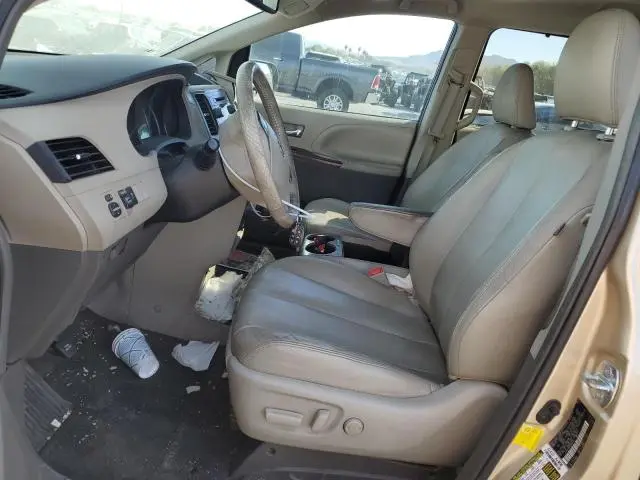 2012 TOYOTA SIENNA XLE  