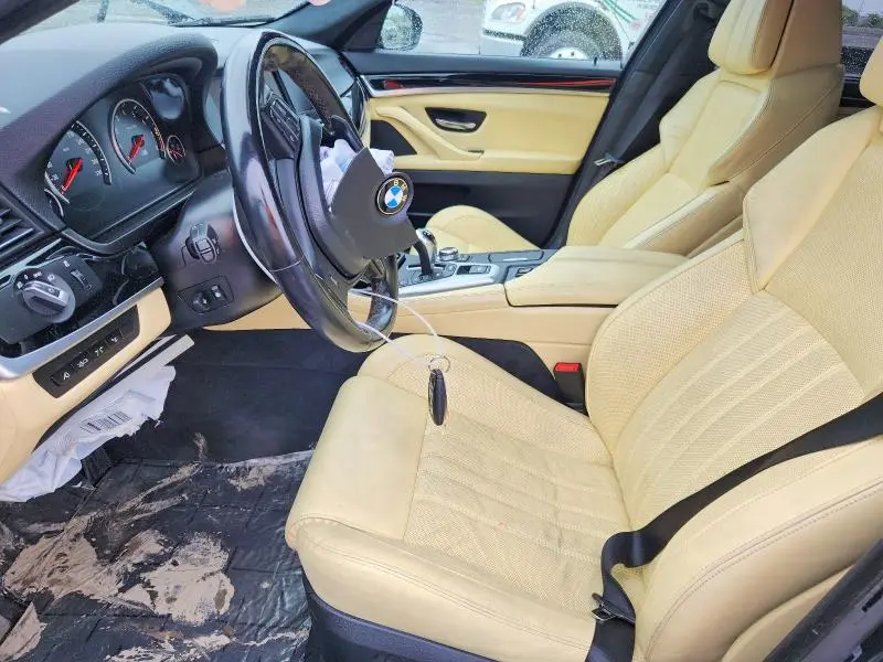 2013 BMW M5   