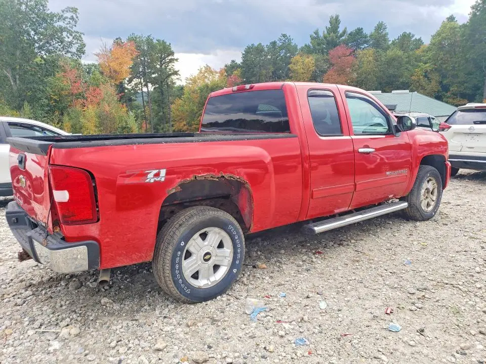 2011 CHEVROLET SILVERADO K1500 LT  