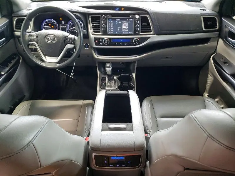 2016 TOYOTA HIGHLANDER XLE  