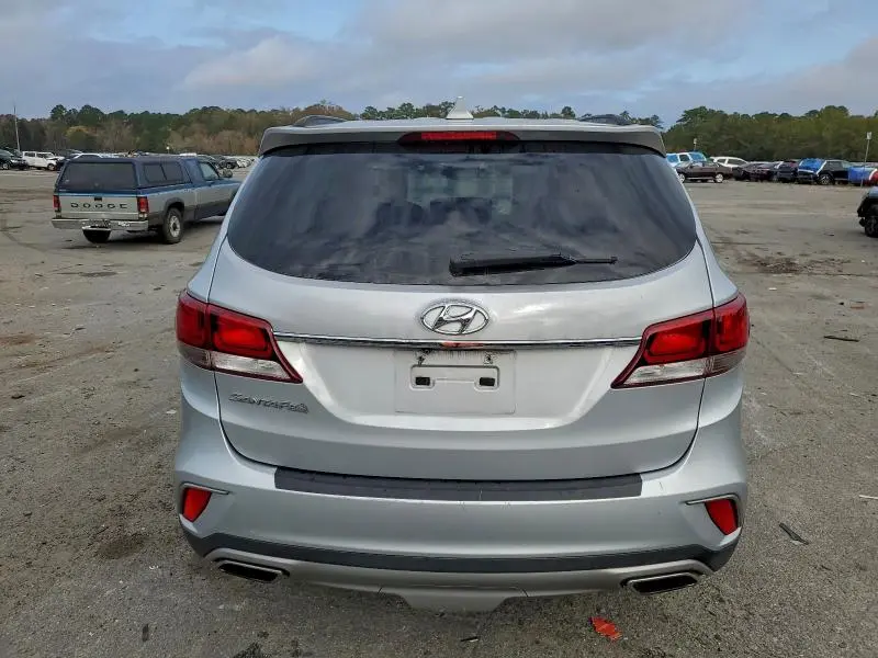 2018 HYUNDAI SANTA FE SE  