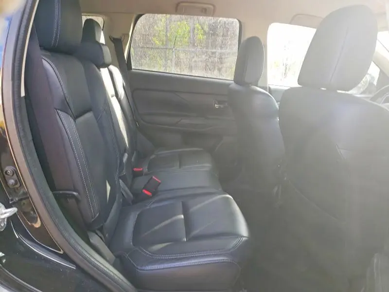 2020 MITSUBISHI OUTLANDER SE  