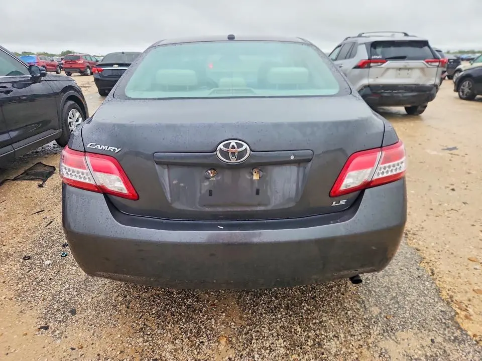 2011 TOYOTA CAMRY LE  