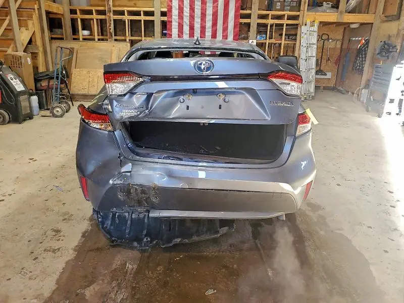 2021 TOYOTA COROLLA LE  