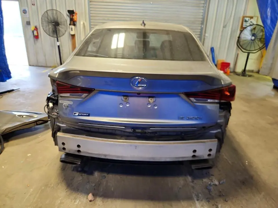 2017 LEXUS IS 200T  