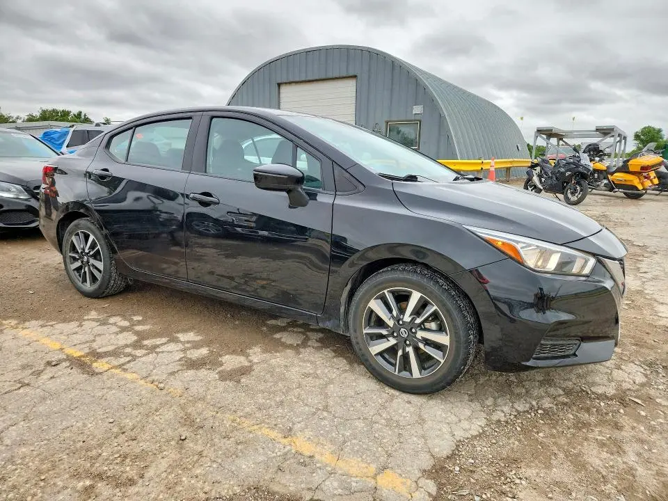 2021 NISSAN VERSA SV  