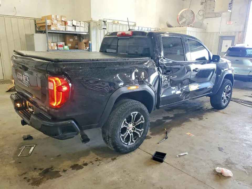 2023 GMC CANYON AT4  
