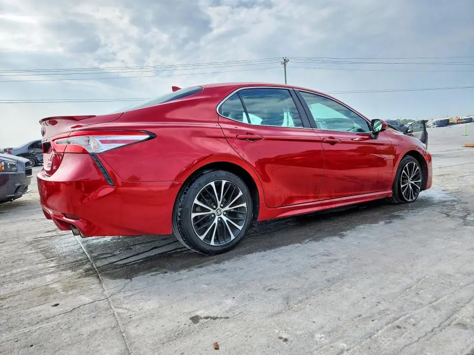 2020 TOYOTA CAMRY SE  