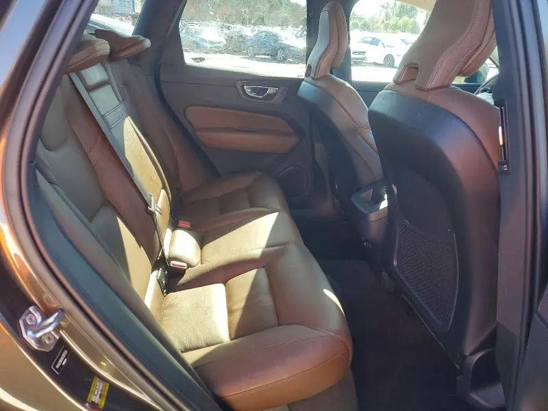 2019 VOLVO XC60 T6  