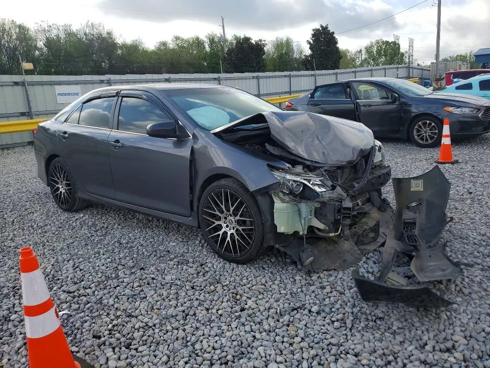 2014 TOYOTA CAMRY SE  