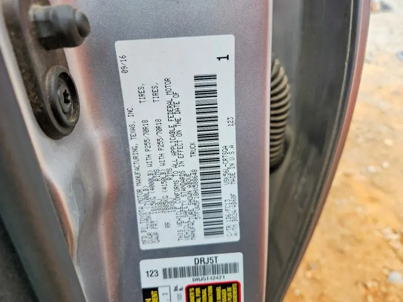 2017 TOYOTA TUNDRA SR5  