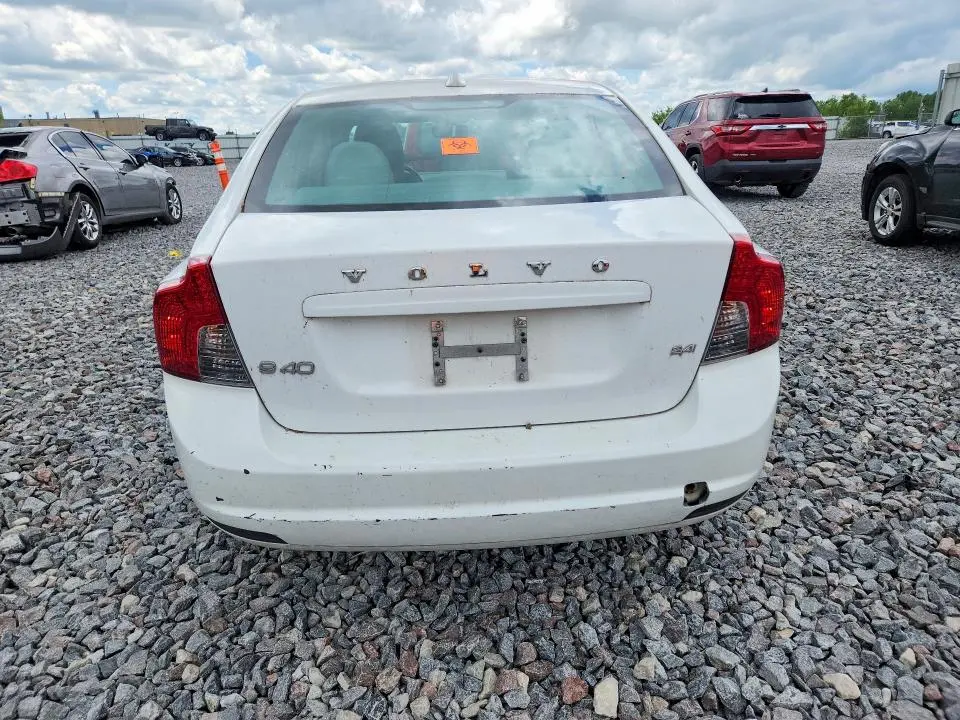 2010 VOLVO S40 2.4I  