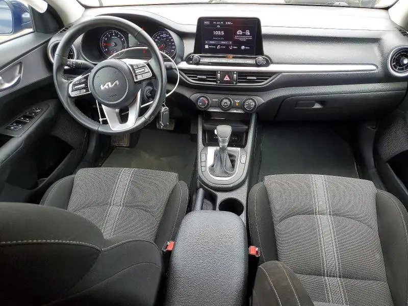2023 KIA FORTE LX  