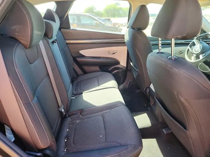2022 HYUNDAI TUCSON SE  