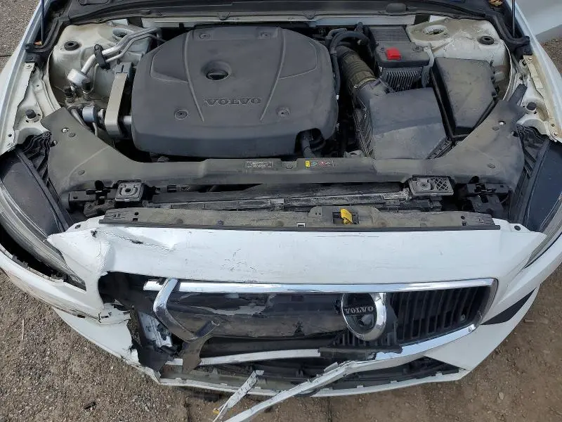 2019 VOLVO V60 T6 MOMENTUM  