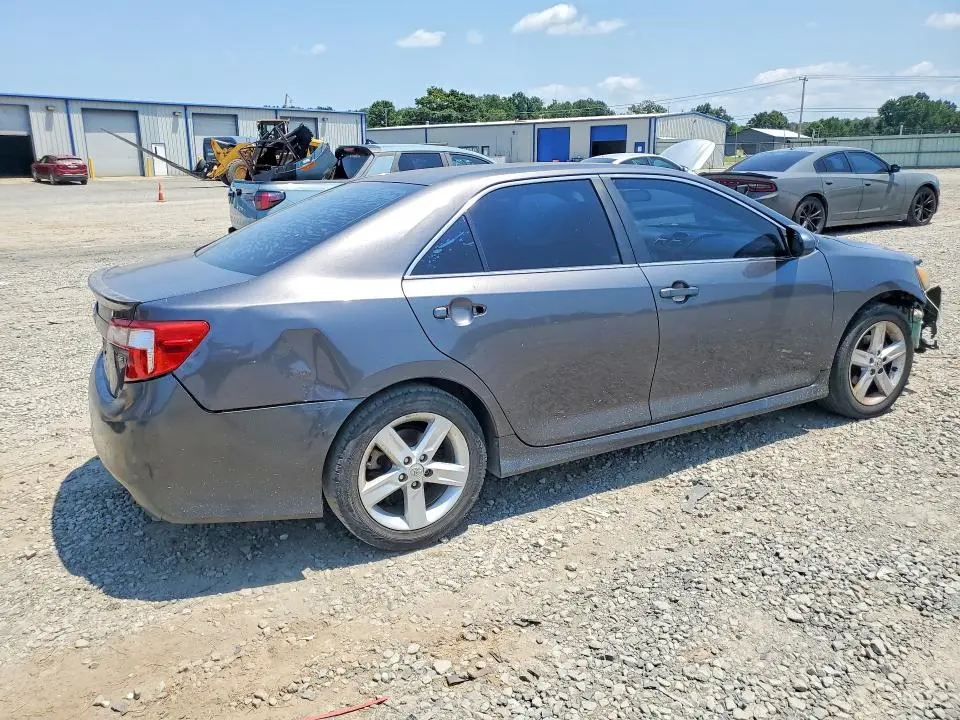 2013 TOYOTA CAMRY SE  