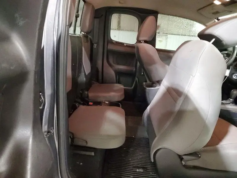 2019 TOYOTA TACOMA SR5 V6  