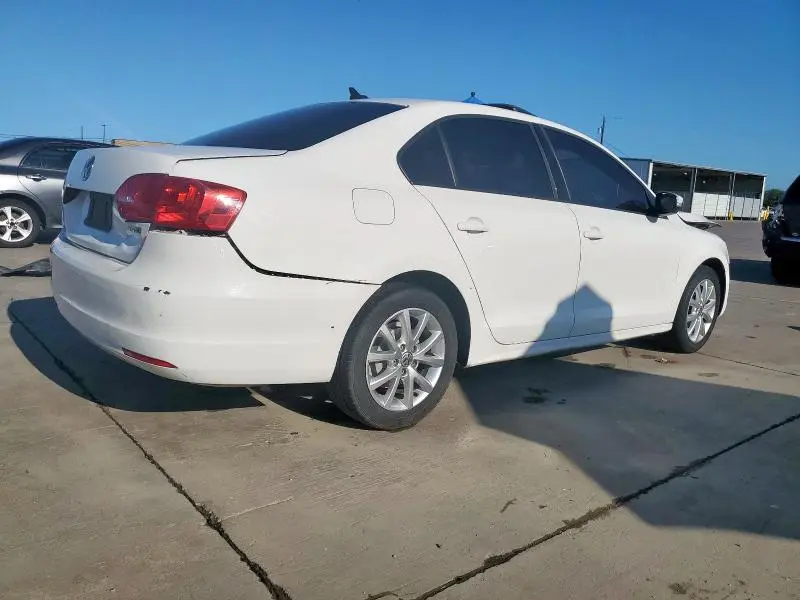 2011 VOLKSWAGEN JETTA SE  