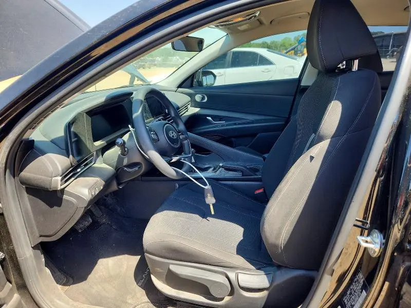 2024 HYUNDAI ELANTRA SE  