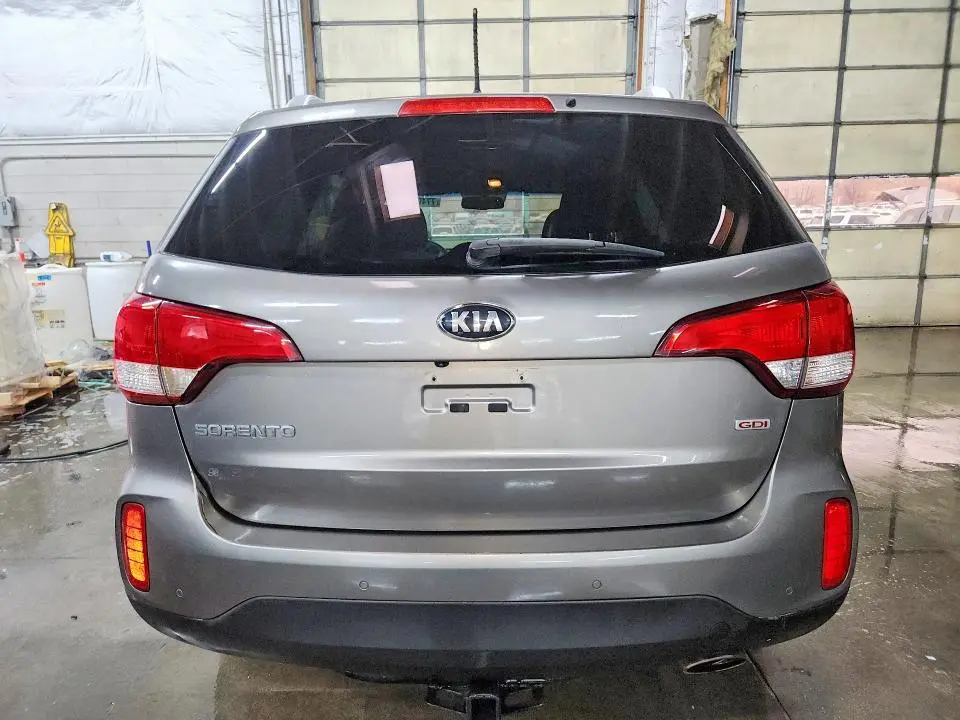 2015 KIA SORENTO LX  