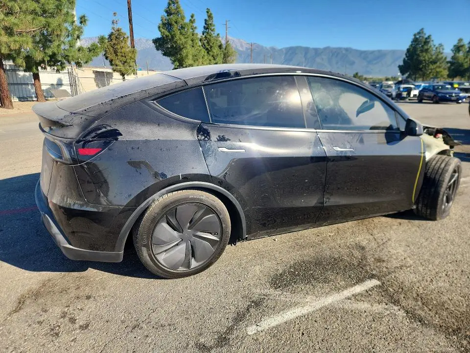 2026 TESLA MODEL Y   