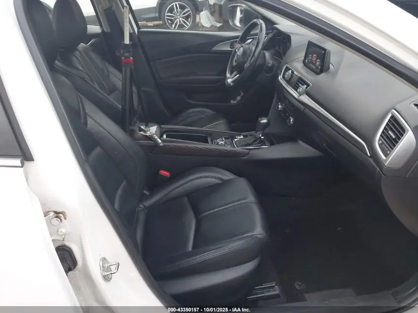 2017 MAZDA MAZDA3 TOURING