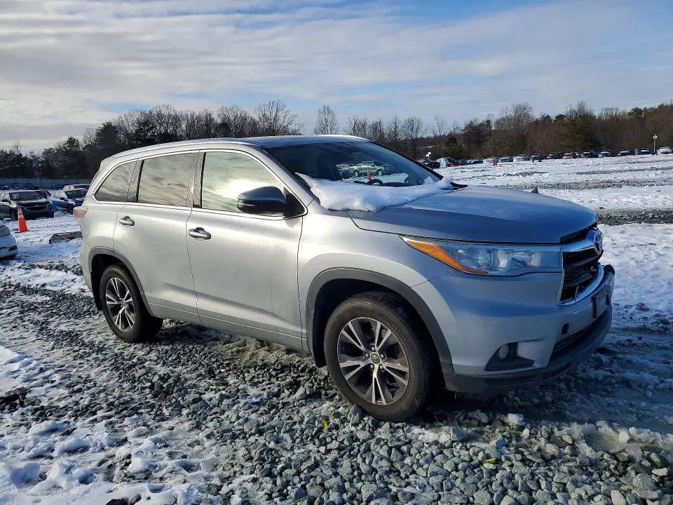 2016 TOYOTA HIGHLANDER XLE  