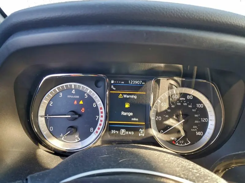 2019 NISSAN TITAN SV  