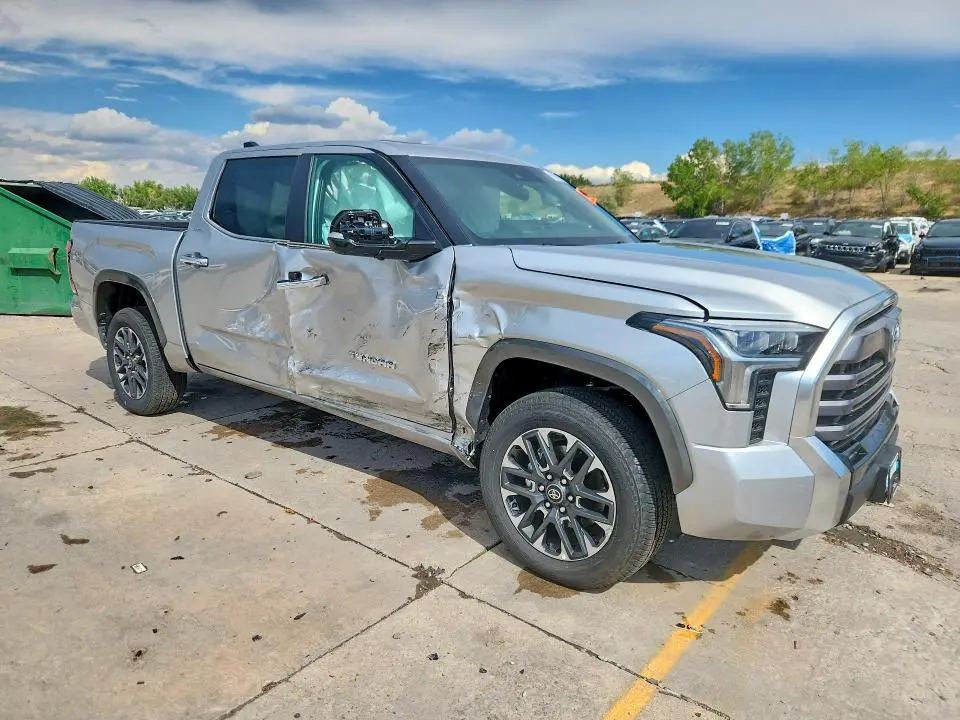 2026 TOYOTA TUNDRA CREWMAX LIMITED  