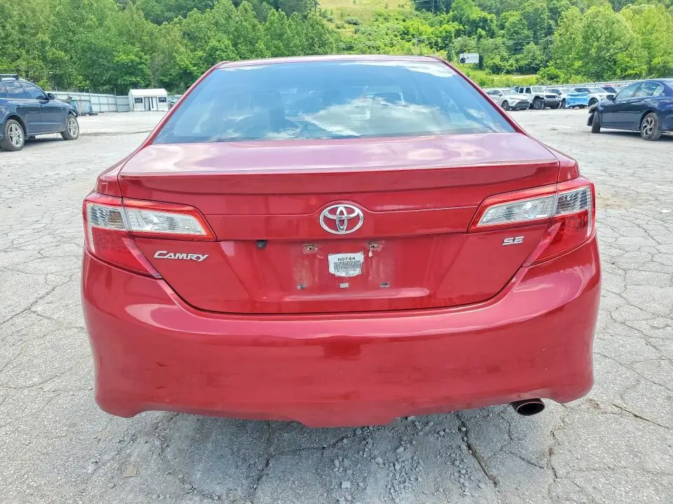 2014 TOYOTA CAMRY SE  