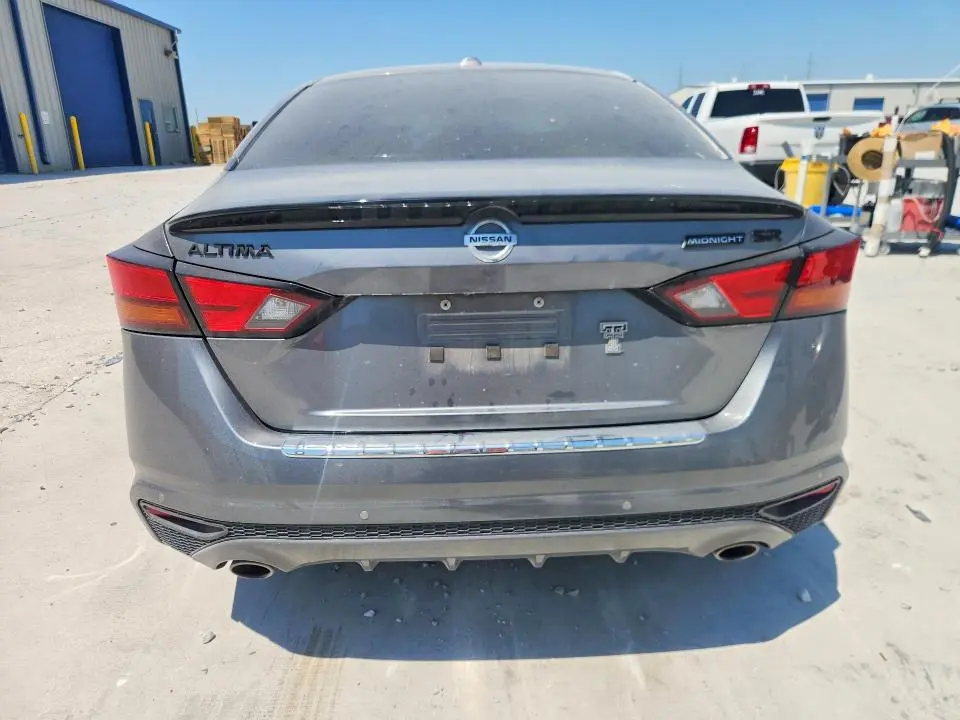 2022 NISSAN ALTIMA SR  