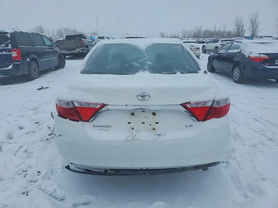 2016 TOYOTA CAMRY LE  