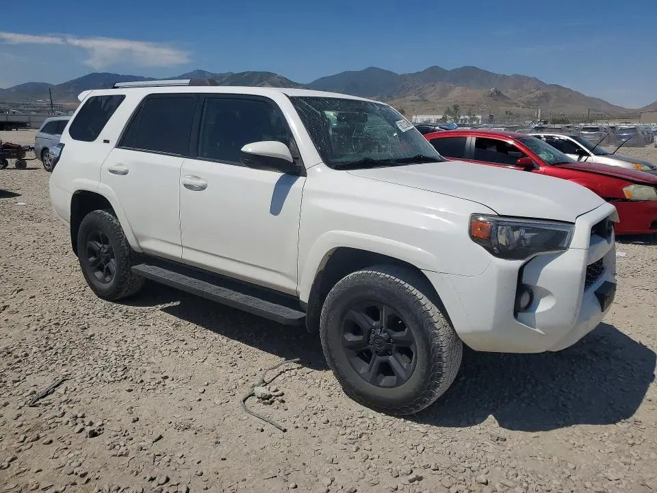 2017 TOYOTA 4RUNNER SR5  