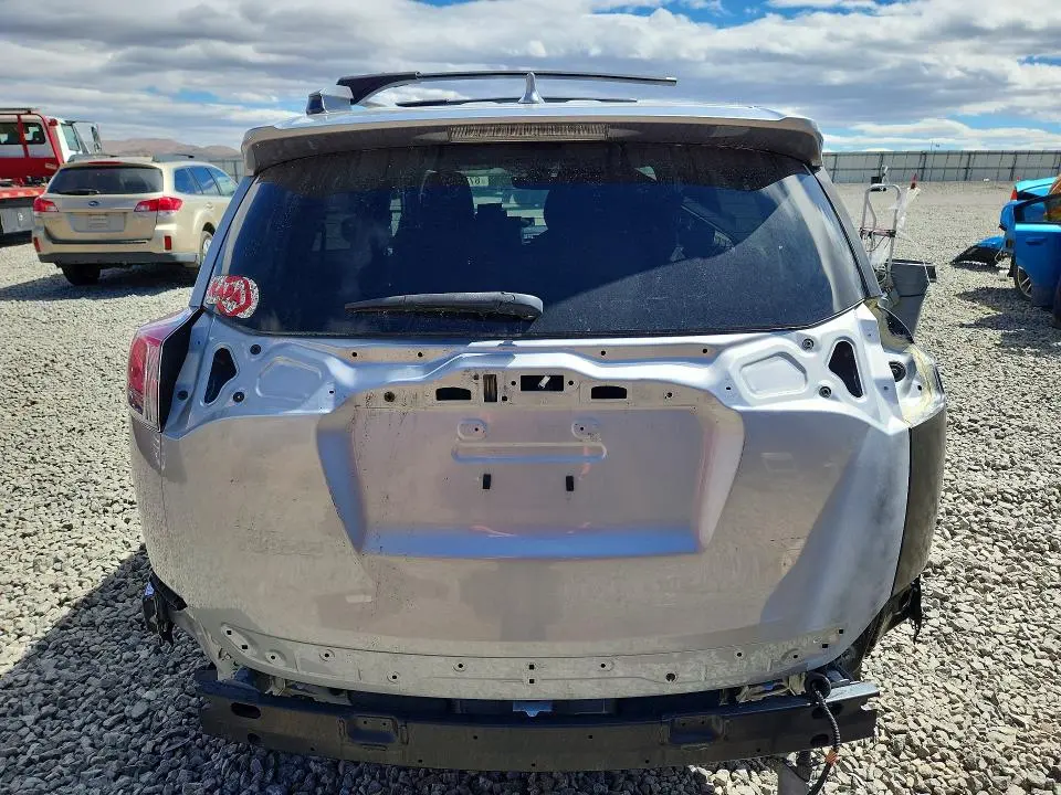 2017 TOYOTA RAV4 SE  