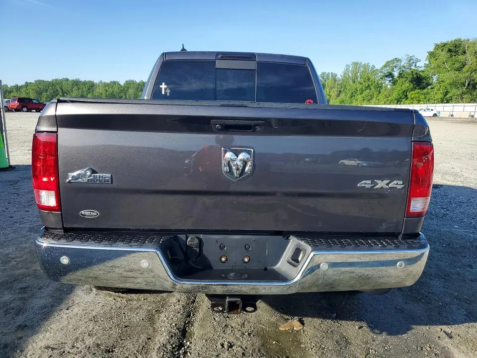 2017 RAM 1500 SLT  