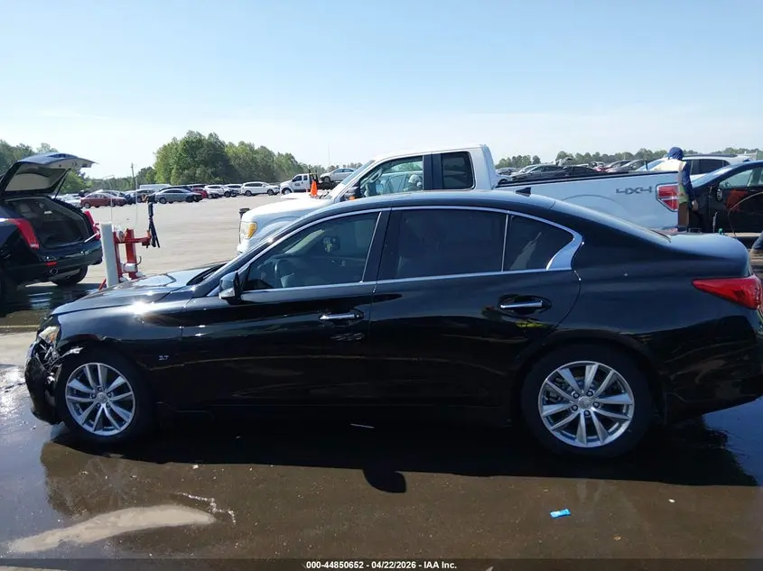 2015 INFINITI Q50  