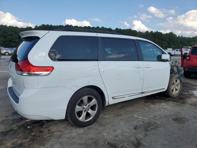 2014 TOYOTA SIENNA LE