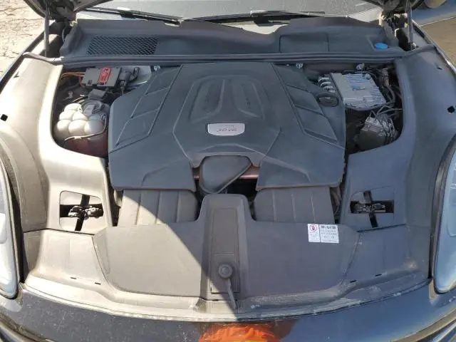 2019 PORSCHE CAYENNE