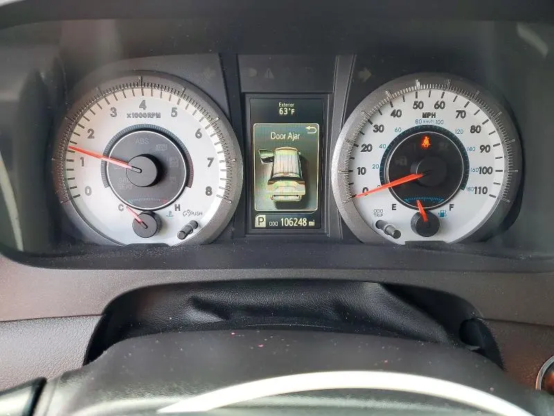 2015 TOYOTA SIENNA SE PREMIUM 8-PASSENGER  